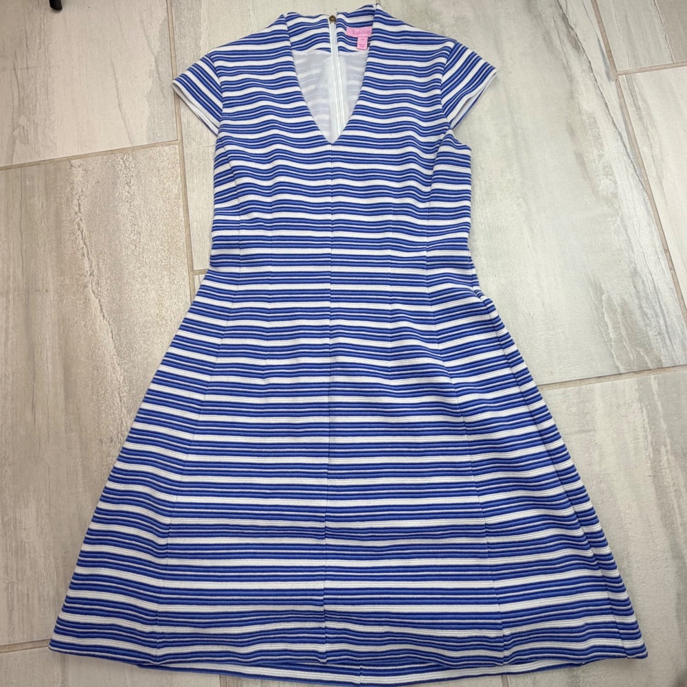 Lilly Pulitzer XS Blue White Striped Fit and Flare V-Neck Cap Sleeve Dress